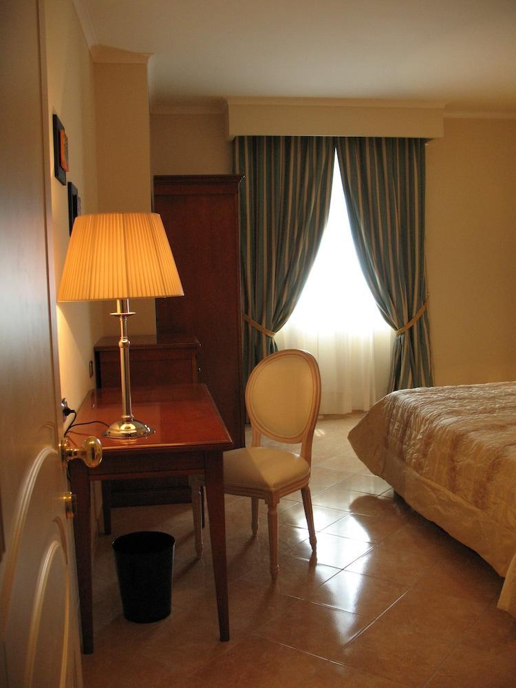 Hotel San Giorgio Кротоне Экстерьер фото