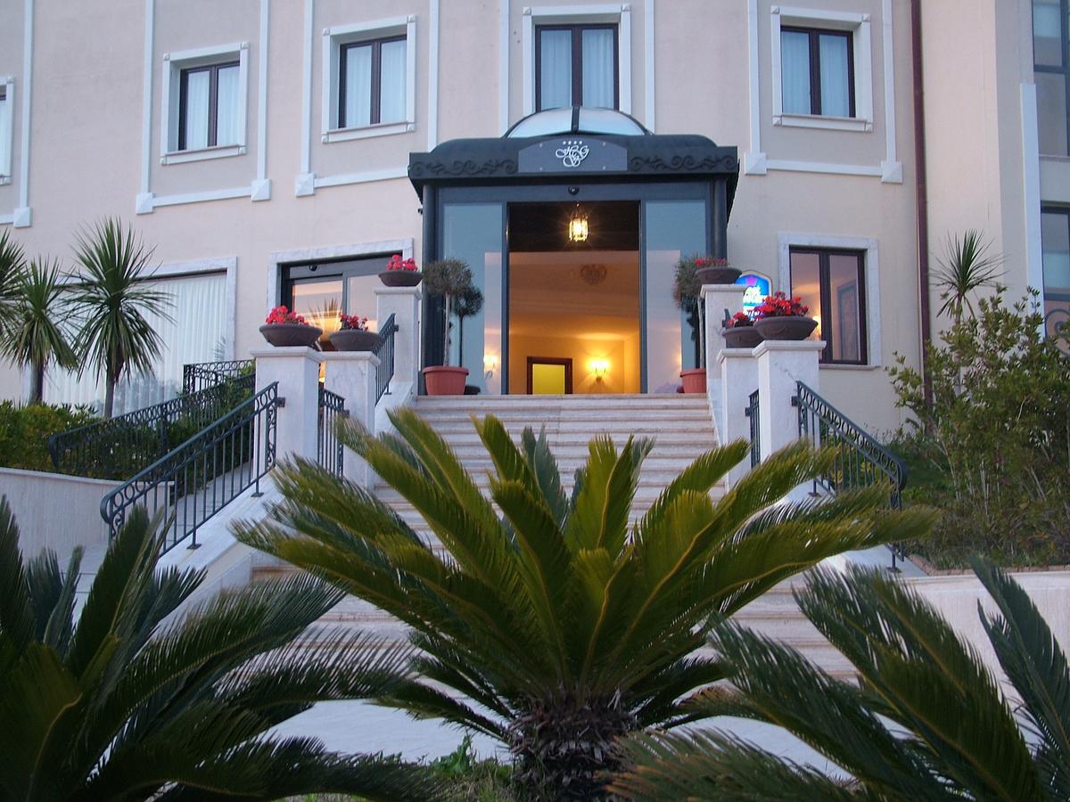 Hotel San Giorgio Кротоне Экстерьер фото
