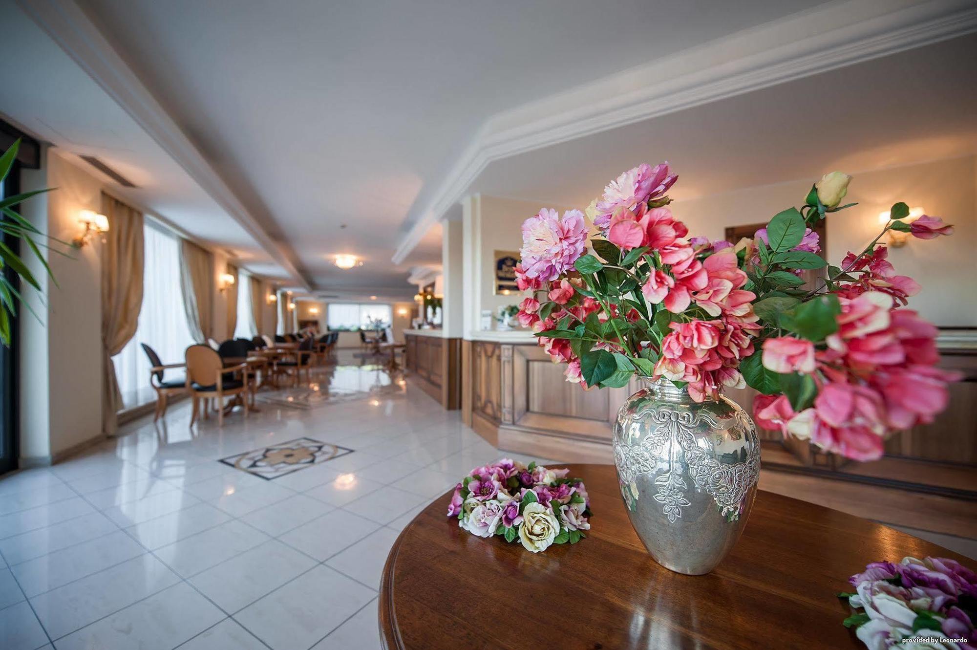 Hotel San Giorgio Кротоне Экстерьер фото